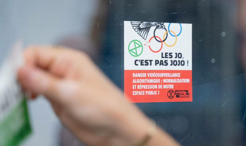 JO de Paris 2024 : des militants d’Extinction Rebellion interpellés pour avoir collé des stickers «anti-JO»