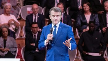 A la veille de la cérémonie d'ouverture des JO, Emmanuel Macron a présidé ce jeudi le sommet "Sport pour le développement durable", au Carrousel du Louvre.