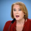 Familienministerin: Lisa Paus sieht Demokratie-Projekte in Ostdeutschland bedroht