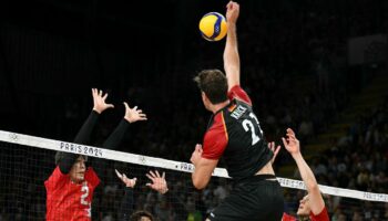Olympia in Paris: Deutsche Volleyballer gewinnen gegen den Weltranglistenzweiten Japan