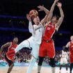 Olympische Spiele : Basketballer mit erfolgreichem Olympia-Auftakt