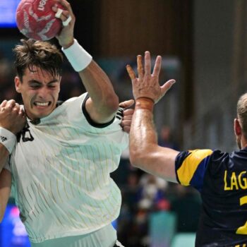 Olympia 2024: Deutschland gewinnt im Handball 30:27 gegen Schweden