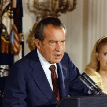 Eté 74 : le choc de la démission de Nixon, l'abaissement de la majorité et la lutte du Larzac