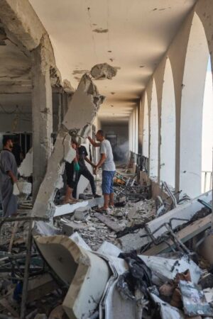 Une frappe sur une école fait 30 morts à Gaza selon le Hamas, un raid meurtrier sur le Golan annexé par Israël