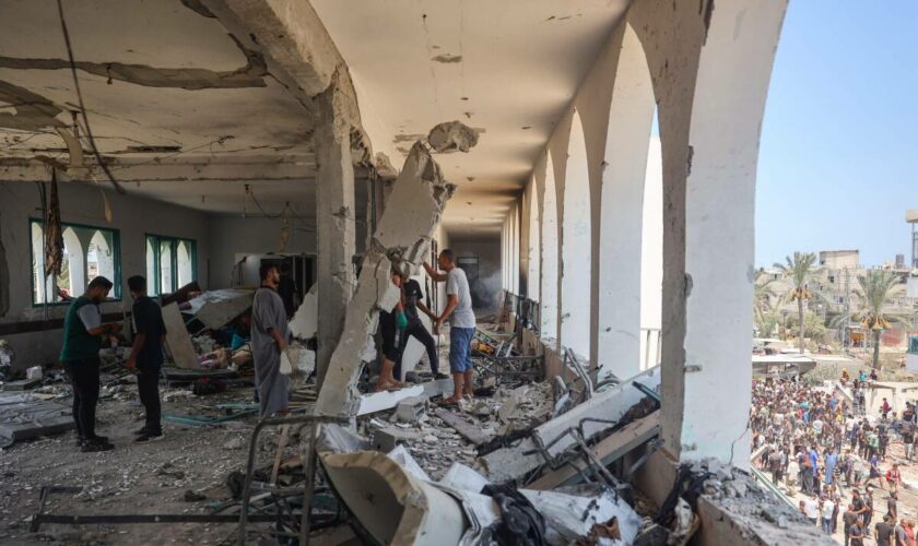 Une frappe sur une école fait 30 morts à Gaza selon le Hamas, un raid meurtrier sur le Golan annexé par Israël