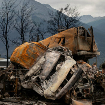 L’incendie de la ville de Jasper laisse la presse canadienne “à court de mots”