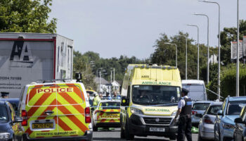 Attaque au couteau en Angleterre : deux enfants tués, 11 personnes blessées, selon la police