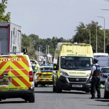 Attaque au couteau en Angleterre : deux enfants tués, 11 personnes blessées, selon la police