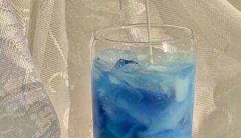 Aux États-Unis, cette boisson énergisante bleue est une véritable drogue