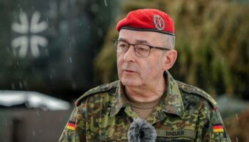 Bundeswehr: Generalinspekteur Carsten Breuer will Frauen bei Wehrpflicht einbeziehen