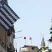 Chypre: 50 ans après la division, Grecs et Turcs fêtent leur île
