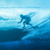 Comment le seul photographe sous-marin des JO 2024 sublime les épreuves de surf