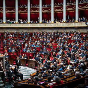 Depuis quand le clivage politique gauche-droite existe-t-il en France?