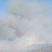 Desalojadas 70 viviendas y cortadas dos carreteras por un incendio forestal en la localidad granadina de Víznar