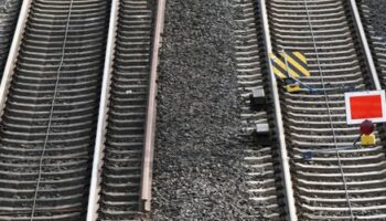 Deutsche Bahn: Strecke zwischen Hamburg und Bremen nur eingeschränkt befahrbar - Brandanschlag vermutet
