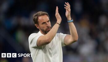 Gareth Southgate applauding the fans after England's win over Slovakia