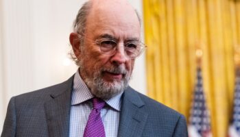 Even Richard Schiff thinks we’re living in ‘The West Wing’