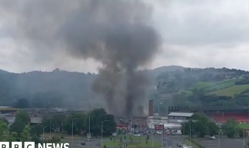 Firefighters tackle large blaze in Newry