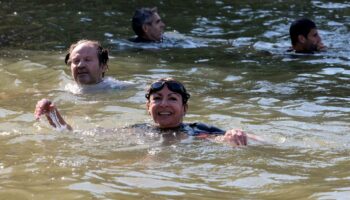 «Goûtez au bonheur de vous baigner dans la Seine» : Anne Hidalgo lance les invitations à la baignade dans la Seine