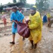 India: Fatal landslides trap hundreds in Kerala