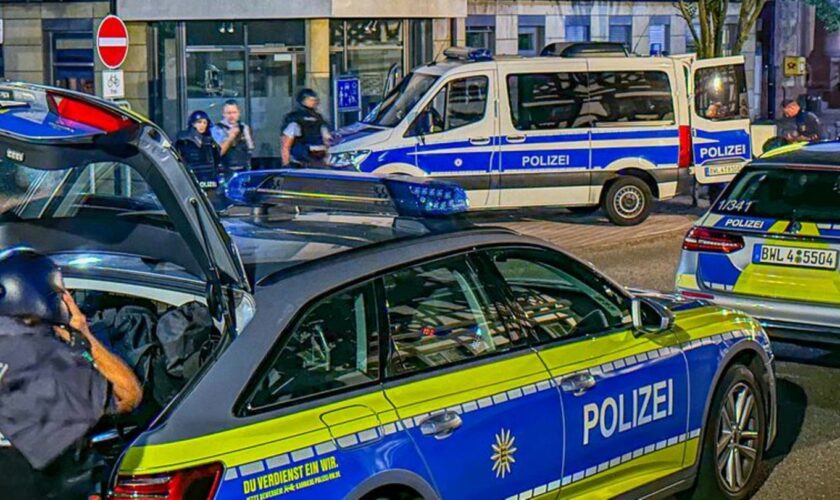 In Weingarten gibt es einen größeren Polizeieinsatz mit einem Hubschrauber, weil eine Frau wohl getötet worden ist. Foto: Fabian