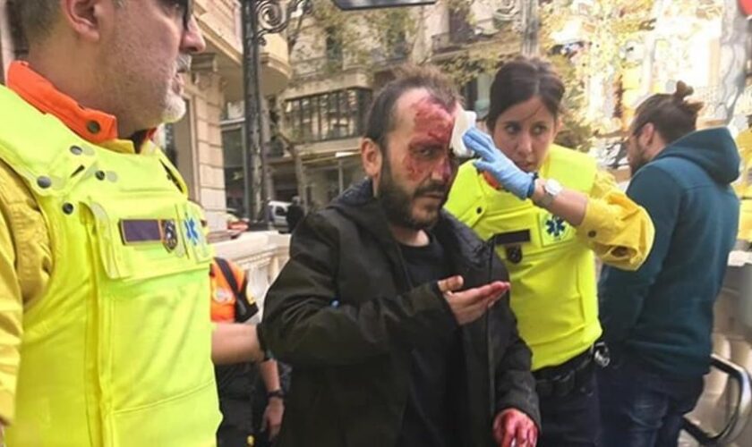 La Fiscalía rechaza amnistiar al independentista que empujó por las escaleras del metro a un hombre con una bandera de España