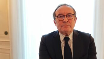 Législatives 2024 dans les Yvelines : poids lourd de la droite, Pierre Bédier soutient un NFP face au RN au second tour