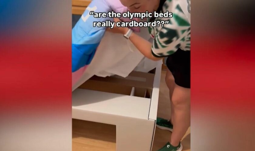 Pappbetten und Hitze: Lustige Videos: Athleten zeigen (bescheidene) Zimmer im olympischen Dorf