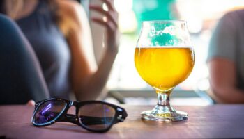 Pourquoi ne faut-il surtout pas laisser sa bière au soleil?
