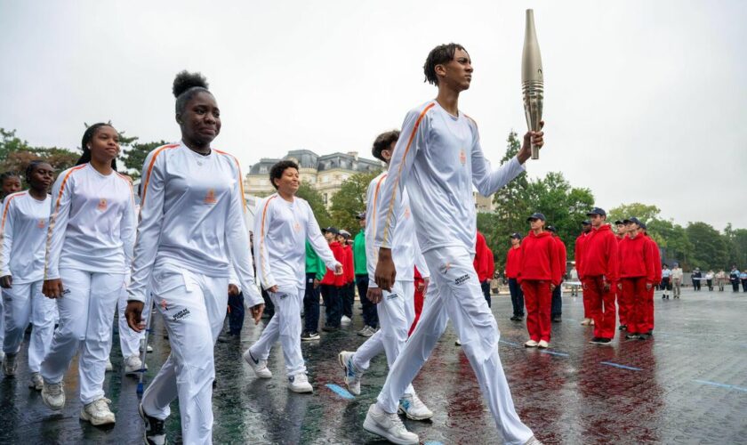 Saint-Ouen : voisins du village des athlètes, les collégiens de Dora-Maar porteront la flamme olympique le 14 juillet