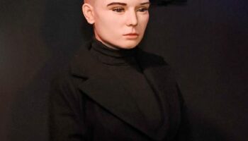 Sinéad O'Connor: Museum zieht Wachsfigur zurück – Bruder von O’Connor sei »schockiert« gewesen