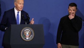 Sommet de l’Otan: gaffe monumentale de Biden, qui annonce le «président Poutine» au moment d'accueillir Zelensky