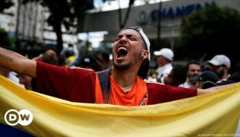 Venezuela: 6 killed, hundreds arrested in Maduro protests