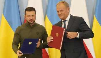 Zelenski y Tusk acuerdan la creación y el entrenamiento de una legión de voluntarios ucranianos en Polonia