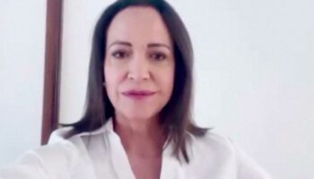 Oppositionsführerin Machado versteckt sich aus Todesangst – USA sieht Betrug bewiesen