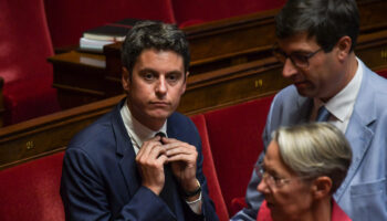 Attal fait des mécontents dans son groupe à l’Assemblée, que va faire Raphaël Glucksmann à Bruxelles, vers un congrès du PS... Retrouvez les indiscrétions du « Nouvel Obs »