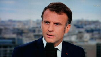 Macron ne nommera pas de nouveau gouvernement avant la fin des JO « mi-août »