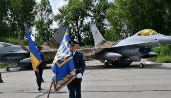Guerre en Ukraine : Kiev a reçu ses premiers avions F-16