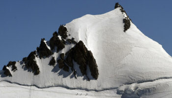 Mont-Blanc : qu’est-ce qu’une « chute de sérac », qui a causé la mort d’un alpiniste