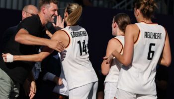 Unter Nowitzkis Jubel ziehen die Deutschen sensationell ins Finale ein