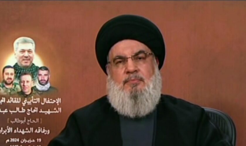 Hassan Nasrallah, le chef du mouvement islamiste libanais Hezbollah, parle lors d'un discours télévisé au Liban, le 19 juin 2024