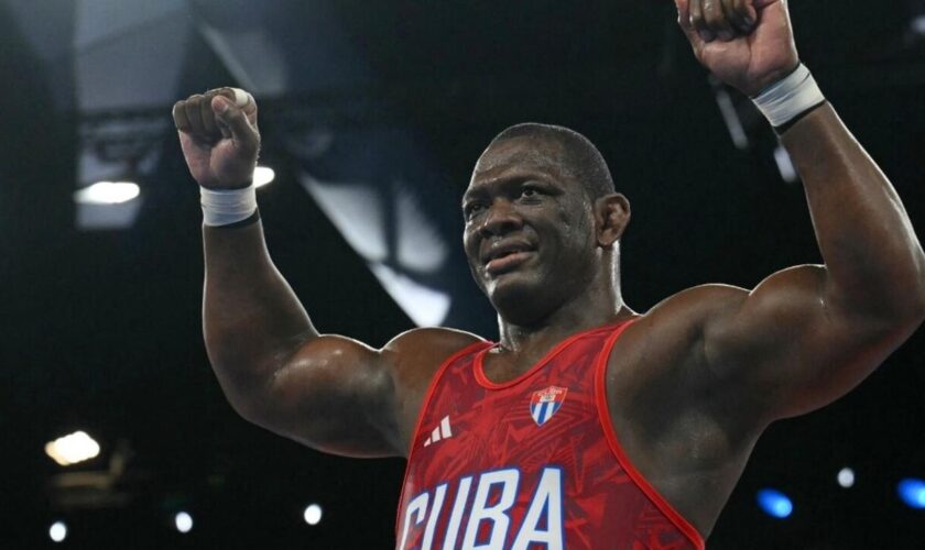 JO de Paris : le lutteur cubain Mijain Lopez encore plus légendaire avec une cinquième médaille d'or