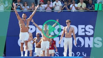 Léon Marchand et Florent Manaudou font le show (torse nu) au Parc des champions des JO de Paris 2024