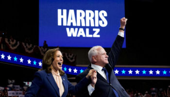 Présidentielle américaine : Kamala Harris et Tim Walz entament leur tournée des États clés