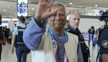 Bangladesh : Muhammad Yunus a quitté Paris ce mercredi pour aller diriger son pays