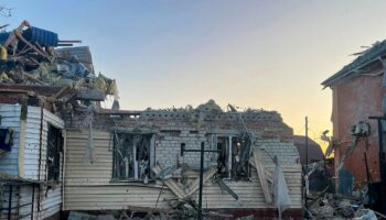 Cette photo diffusée par le gouverneur de la région de Koursk, Alexei Smirnov, sur sa chaîne Telegram montre les dégâts attribués à des bombardements ukrainiens dans la ville de Soudja, le 6 août 2024, dans la région russe de Koursk