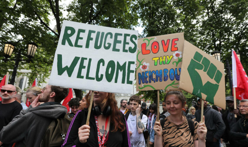 Dans tout le Royaume-Uni, des rassemblements pour dénoncer les violences racistes