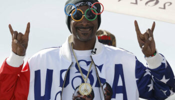 Snoop Dogg, le gangsta rappeur devenu la coqueluche des JO