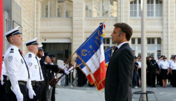 Emmanuel Macron reprend son marathon mémoriel en attendant le retour à la politique