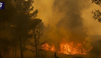 Griechenland: Fortschritte im Kampf gegen Waldbrand nahe Athen